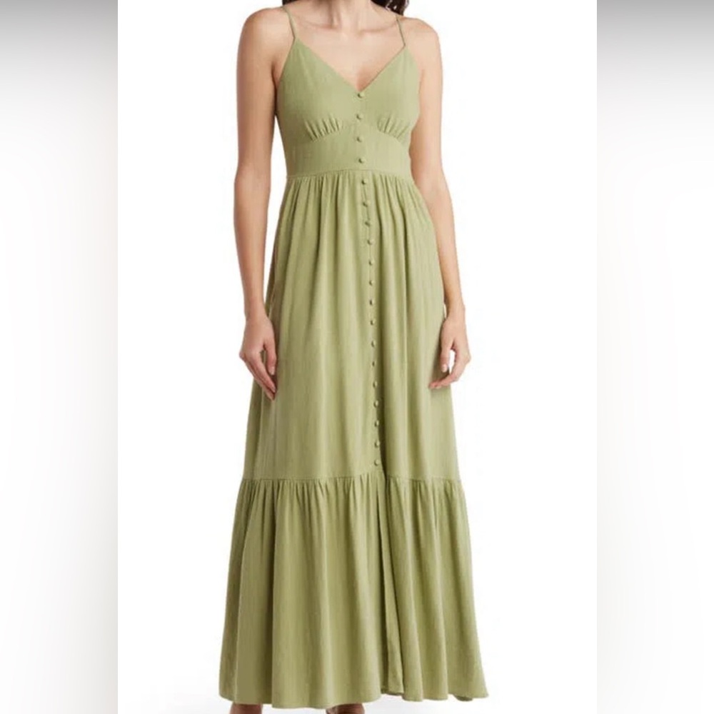 August Sky maxi dress
Size small NWOT
